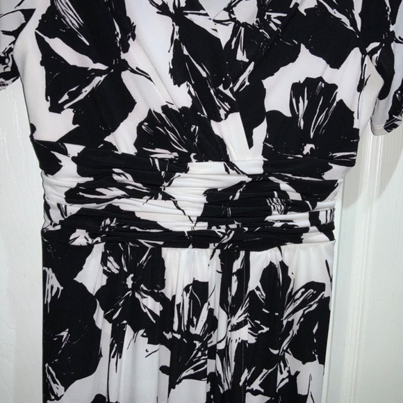 Jones New York floral faux wrap dress Sz 4 V neck fit & flare ruched waist… - Picture 3 of 7